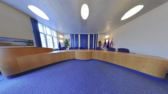 Ratusz - duża sala posiedzeń - Zwiedzanie wirtualne
