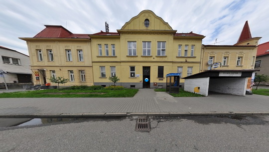Biblioteka K3 w Skrzeczoniu - budynek - Zwiedzanie wirtualne